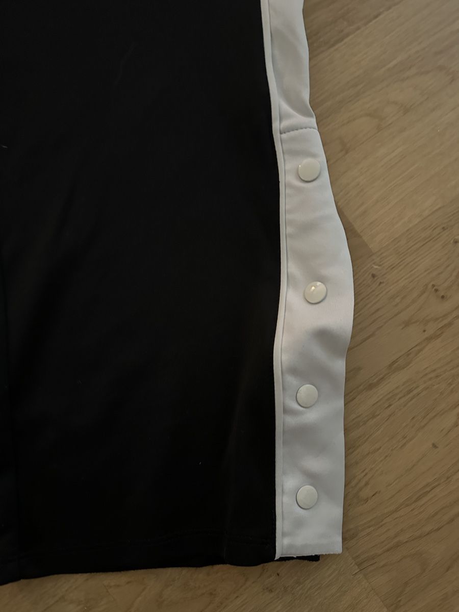 H&M Pantaloni: trainerhose (M) – Usato da Freidorf TG venduto da driftingforthrifting 1