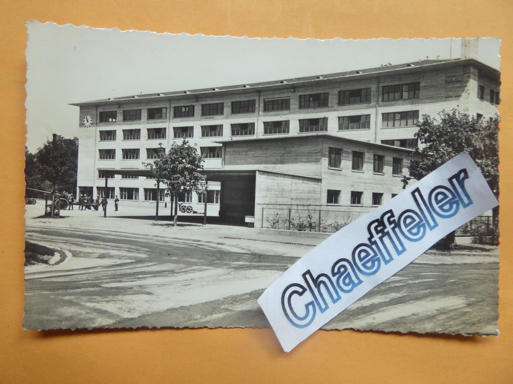 Ansichtskarten: 1940 Thun - Thoune. neue Dufour-Kaserne – Gebraucht aus Zürich von Chaeffeler