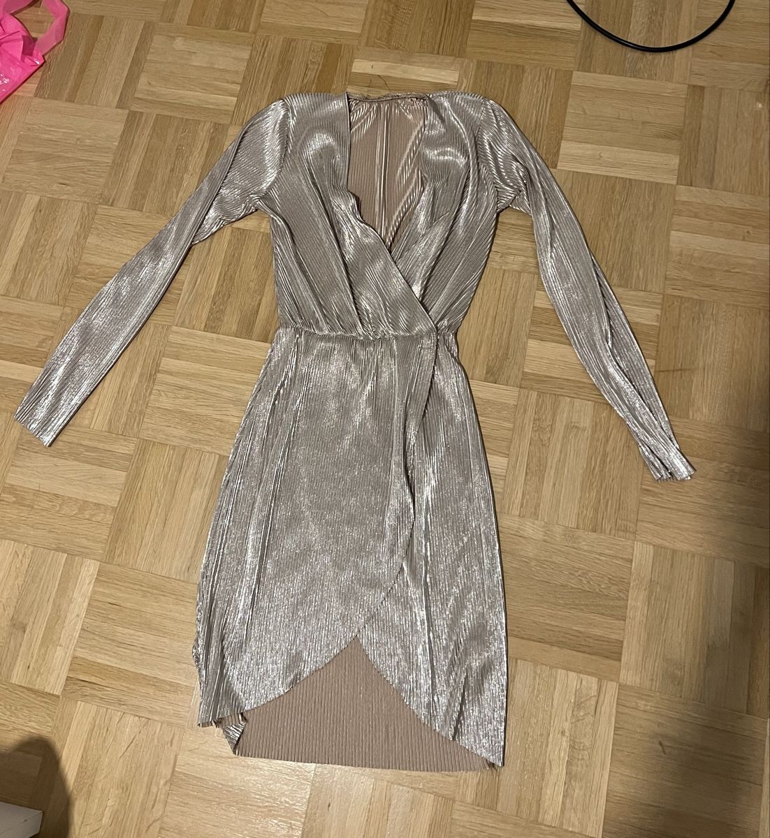 Vestiti: Gold Glänzendes Kleid – Nuovo (secondo la descrizione) da Biel/Bienne venduto da Peeeep10