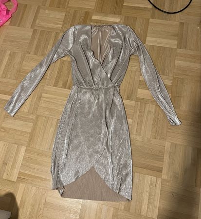 Gold Glänzendes Kleid