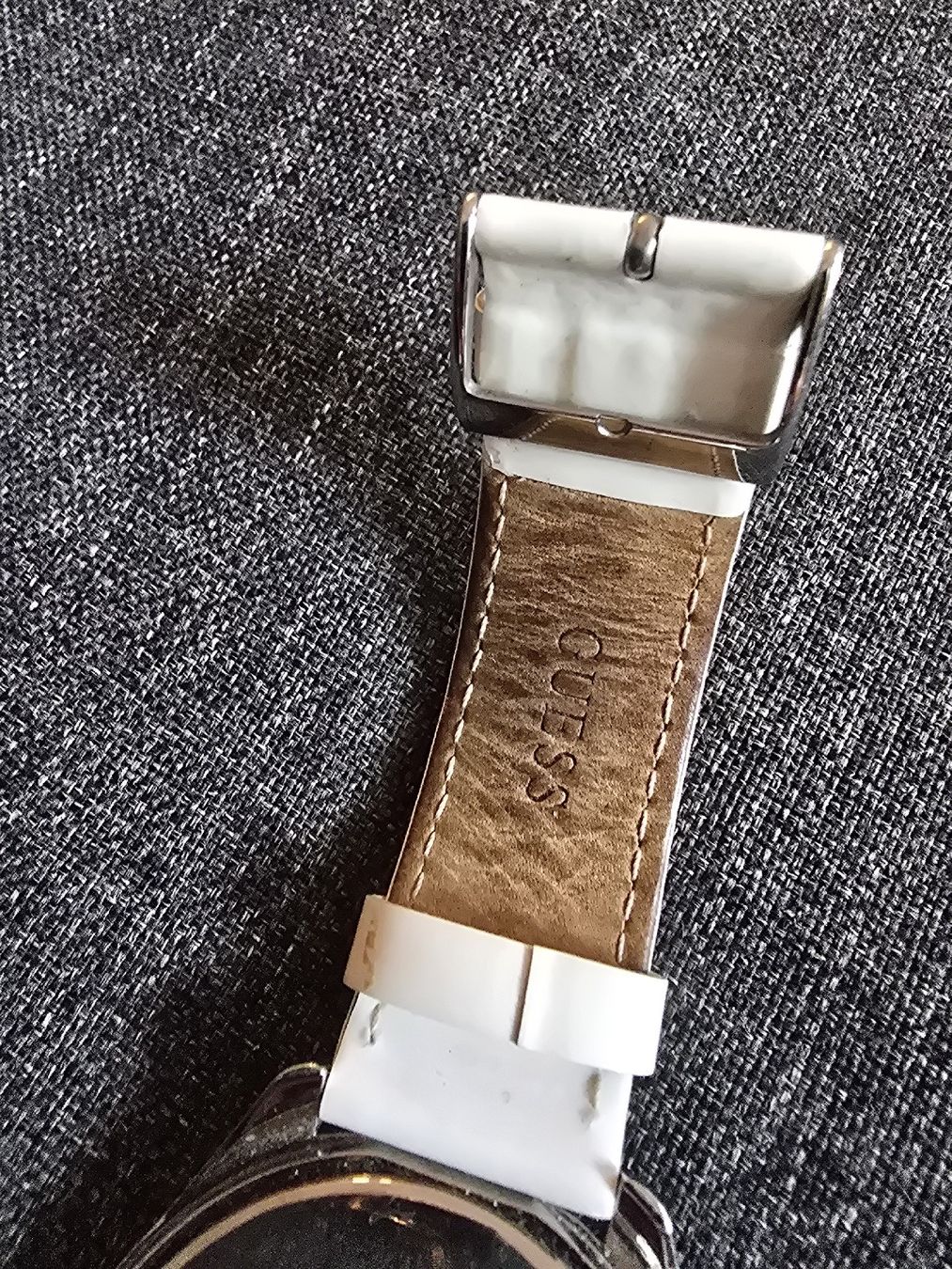 Guess Uhren: Guess Damenuhr mit Strass - weiss – Gebraucht aus Zürich von nara13 3