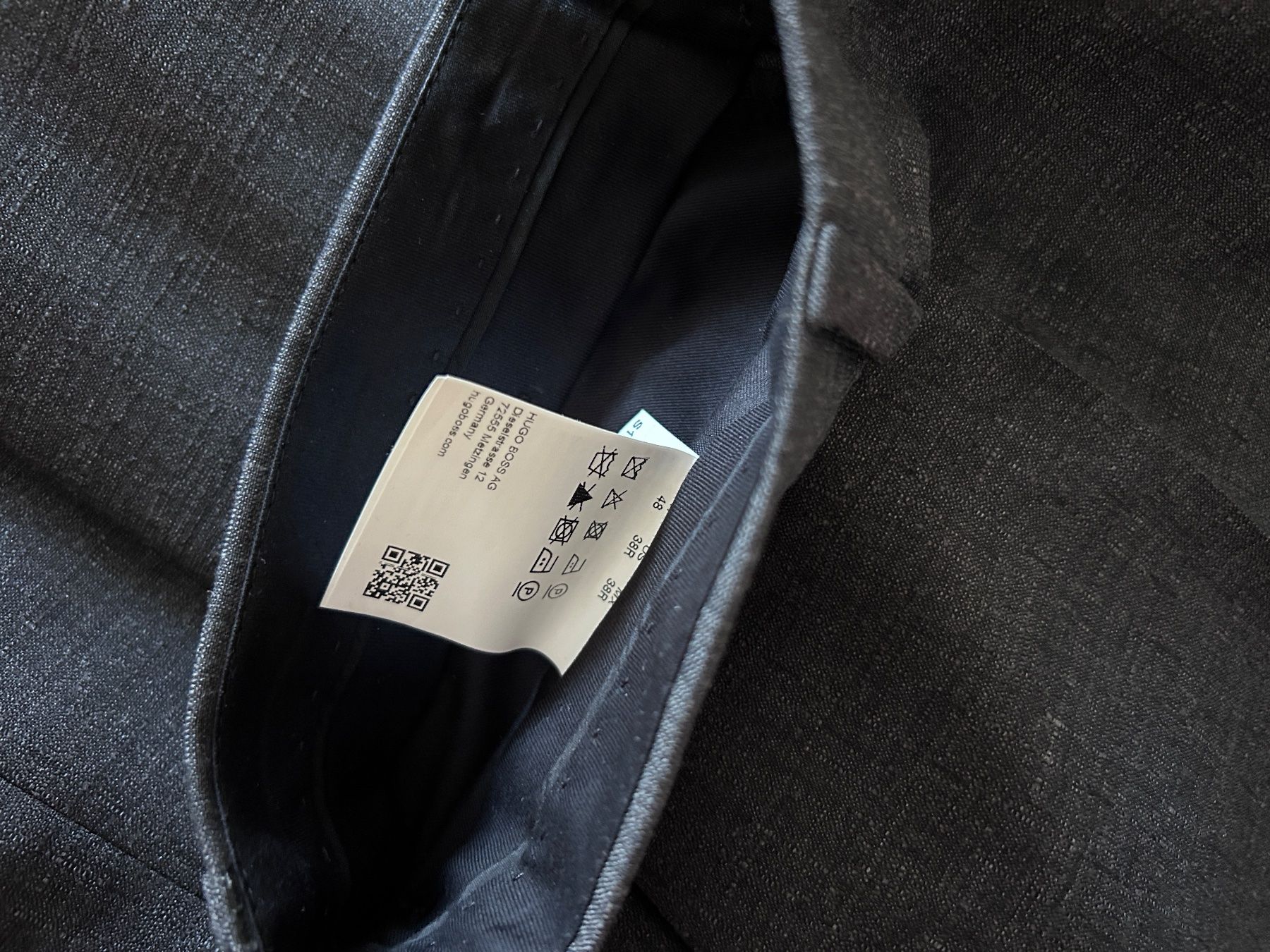 Hugo Boss Anzüge: Anzug Boss anthrazit/dunkelgrau Grösse 48 – Neu (gemäss Beschreibung) aus Niederglatt ZH von Julia_4 6