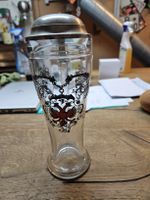 Bierkrug Glas mit Deckel Metall Verziert (T)