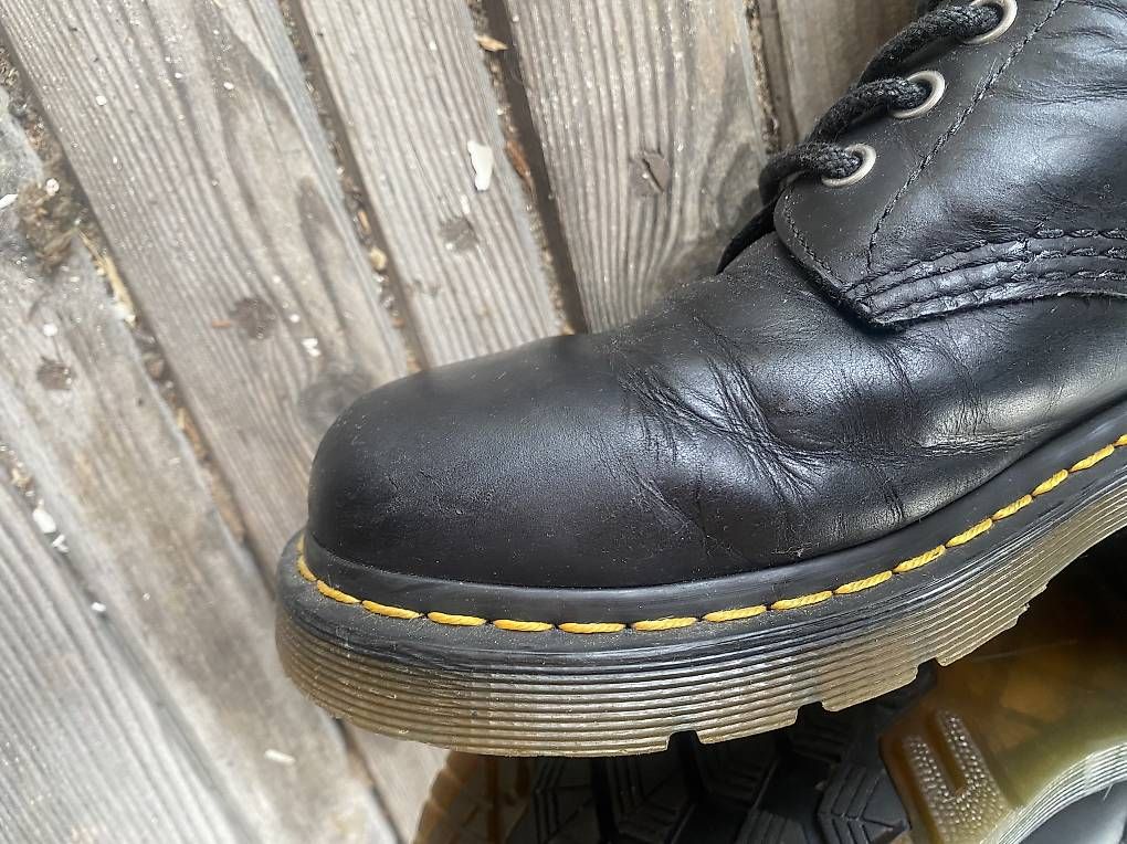 Scarpe da uomo: Dr.Martens 1460 Unisex Gr.39 – Usato da Safien Platz venduto da zin_lnf6 3