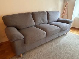 Dreisitzer Sofa grau mit Holzfüssen guter Zustand