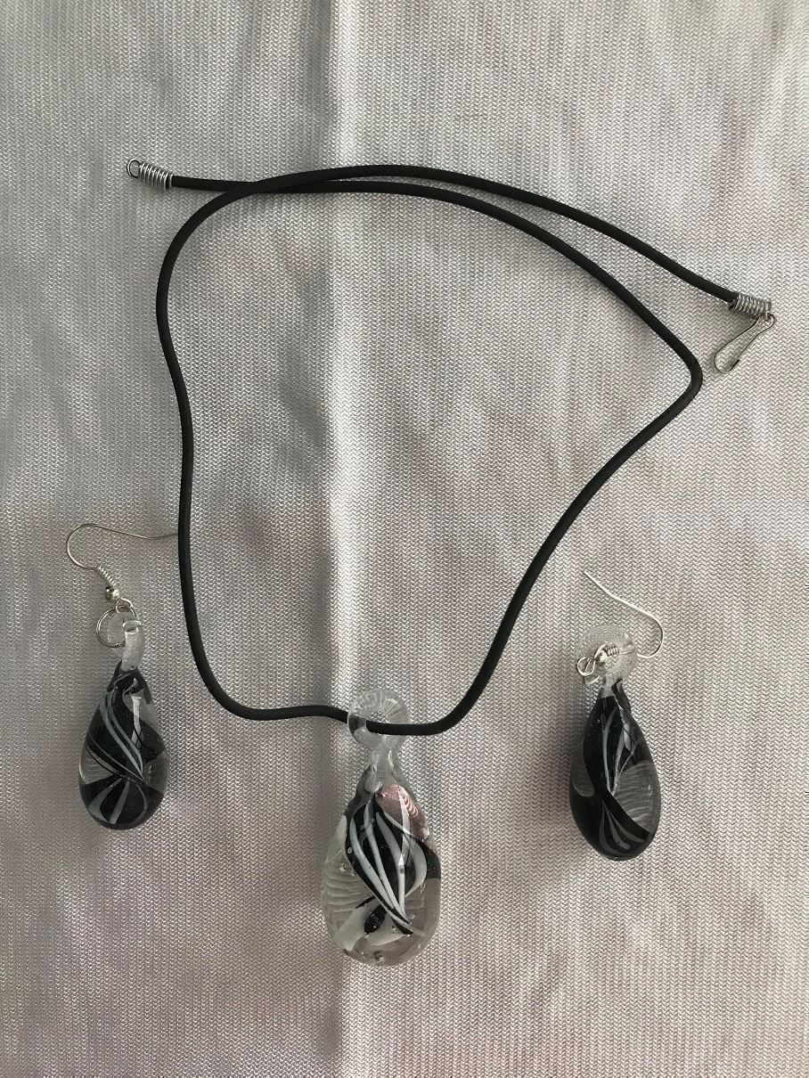 Altri gioielli: Set No2: Kette + Ohrhänger sw/weiss  Neu – Nuovo e nell'imballaggio originale da Kleinandelfingen venduto da Baba23 1