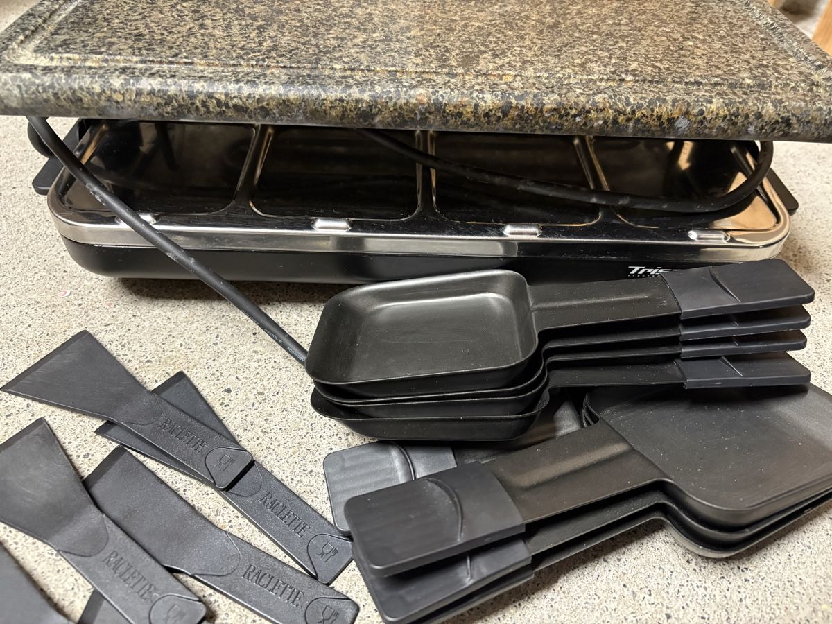 Elettrodomestici da cucina: Raclette Ofen mit Steinplatte – Usato da Adliswil venduto da domii89 3