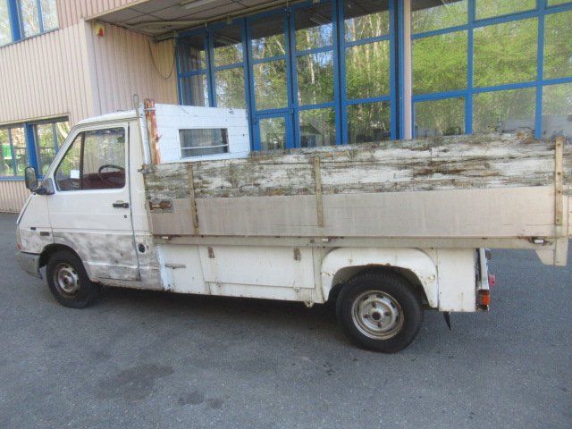 Renault Veicoli commerciali: Renault Trafic 2.2 Benzin 95PS Picup Oldtimer – Usato da Grolley venduto da Qayer