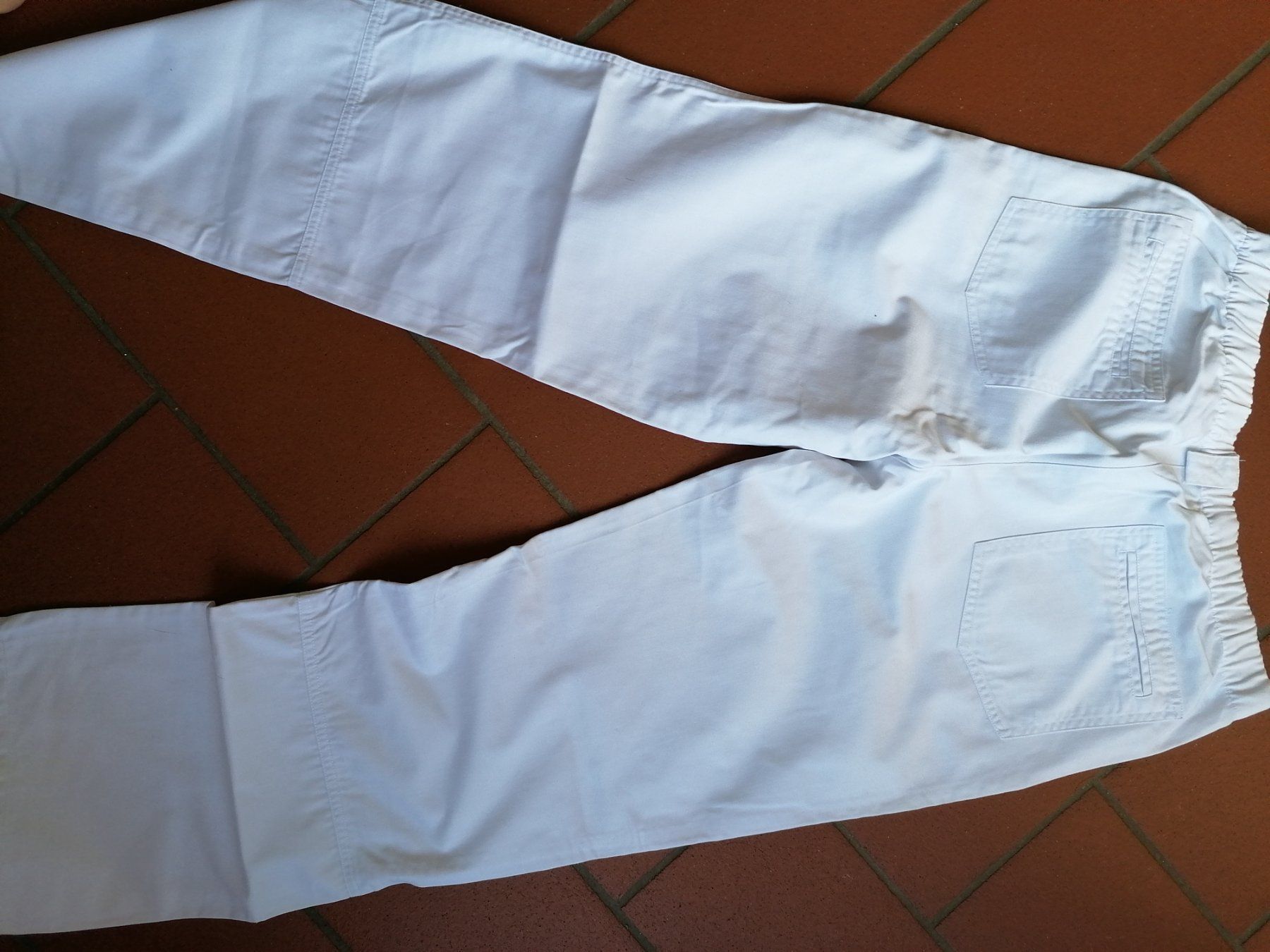 Pantaloni: Ärzte Arbeitshose weiss gr44 – Usato da Bedigliora venduto da Dolcezza0 1
