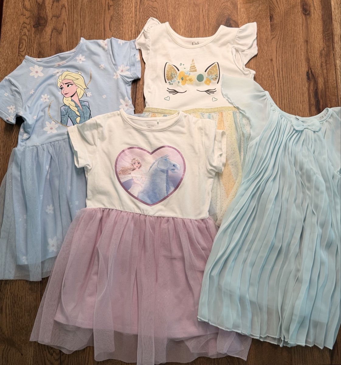 C&A Lotti & Set di vestiti: Kleider Set Mädchen Grösse 104 Elsa Einhorn – Nuovo (secondo la descrizione) da Adliswil venduto da kazamaka 1