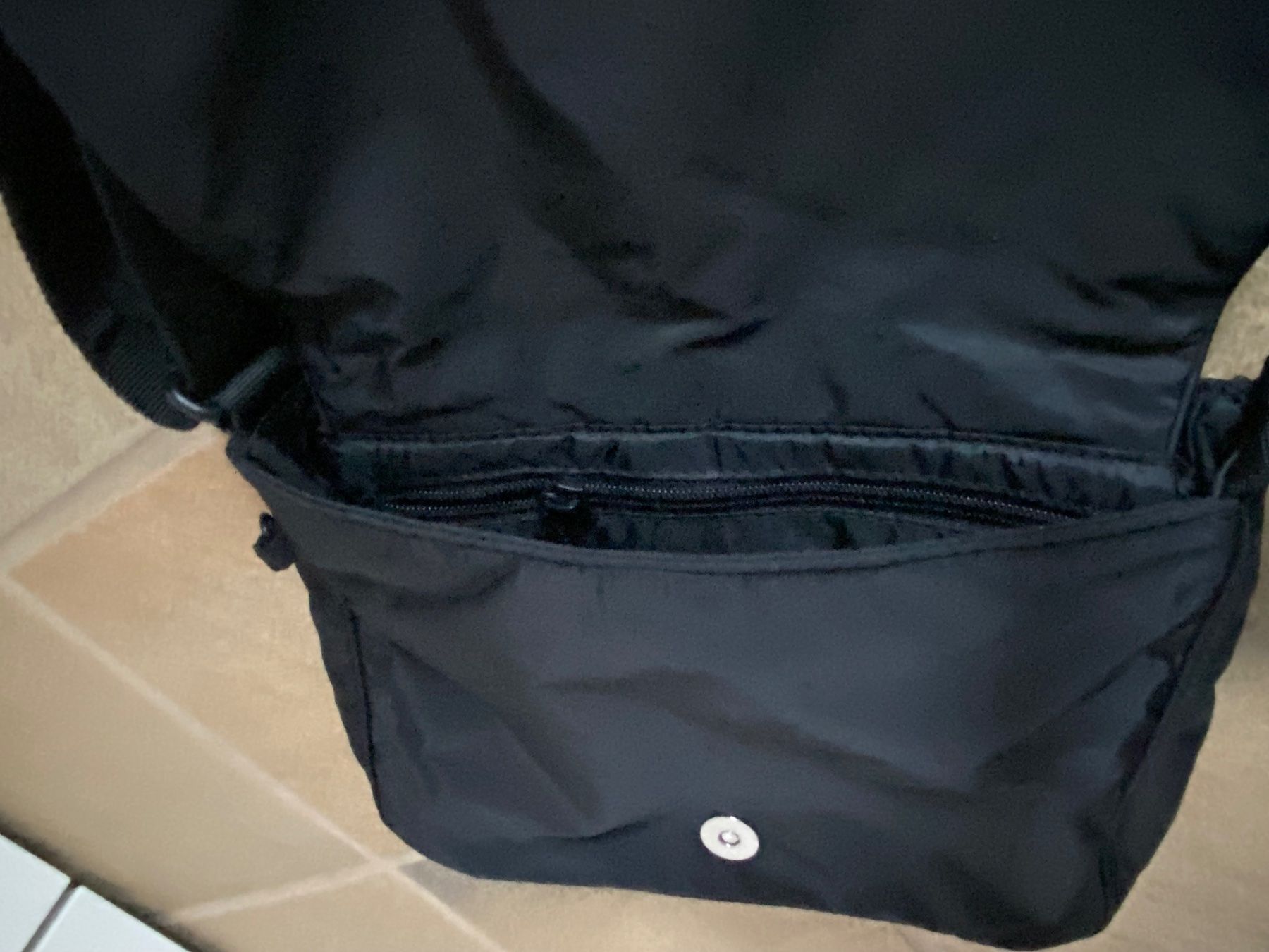 Taschen für Damen: Umhängetasche Hedgren schwarz mit vielen Fächern – Gebraucht aus Lostorf von Lime10 2