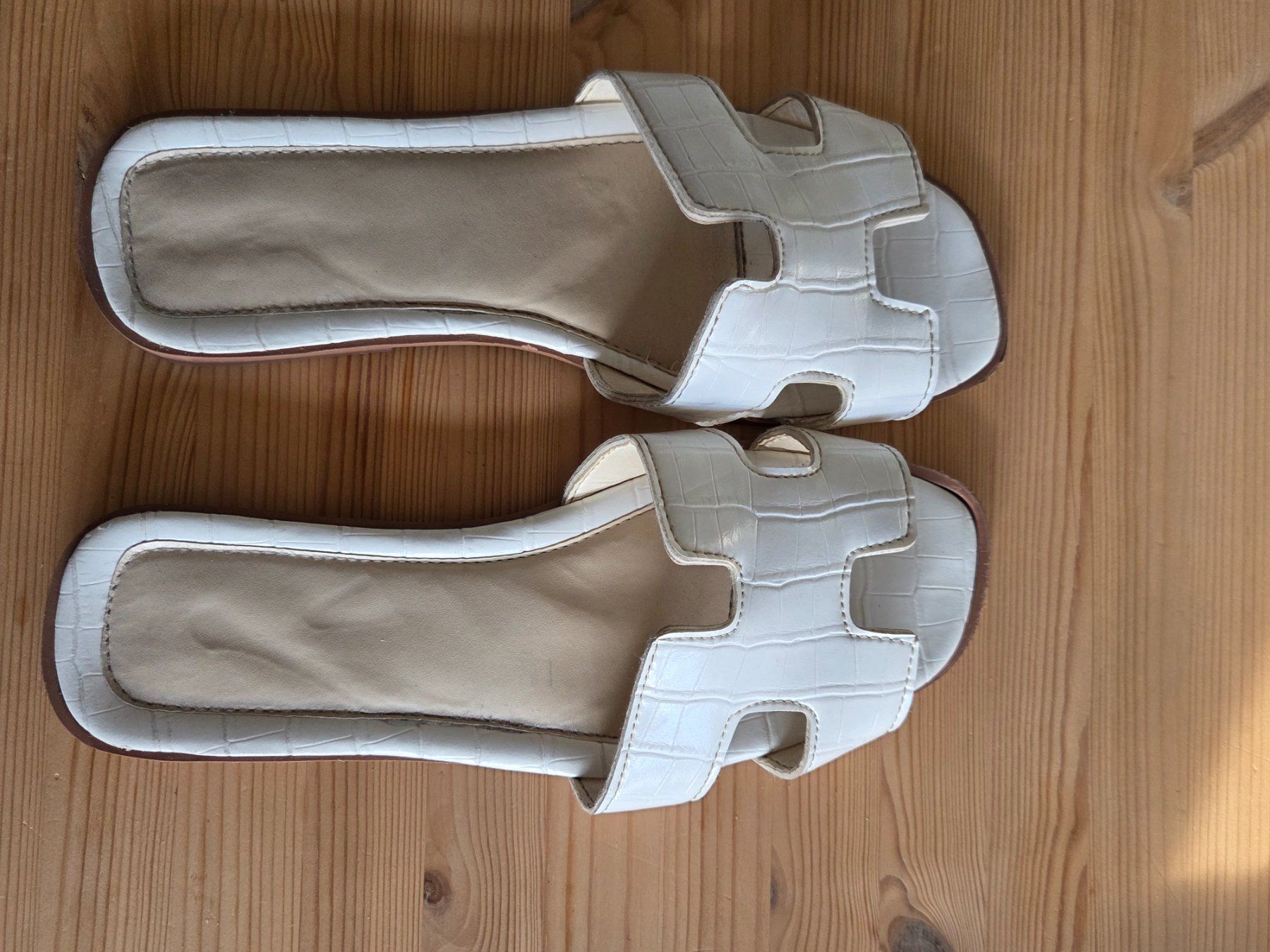 Scarpe da donna: Weisse Sandalen, Slipper, 39, breit – Usato da Liestal venduto da ITOlio 1
