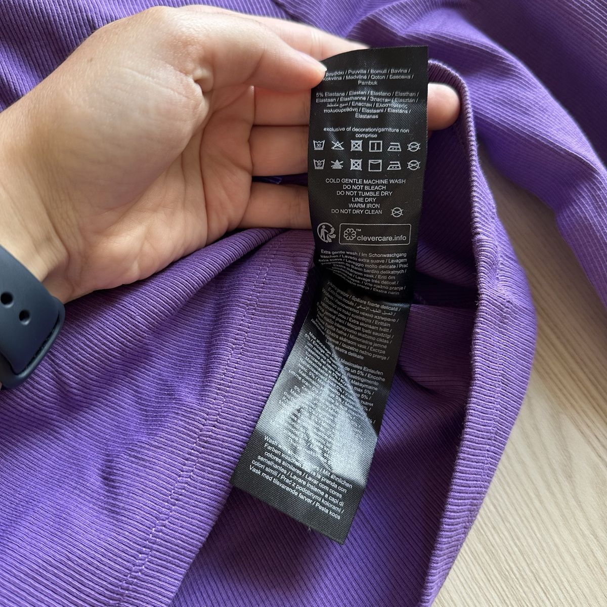 Only Pulls & Sweat-shirts: Cropped Langarmshirt Lila Only – D'occasion à Schönenwerd par palaceofwords 3
