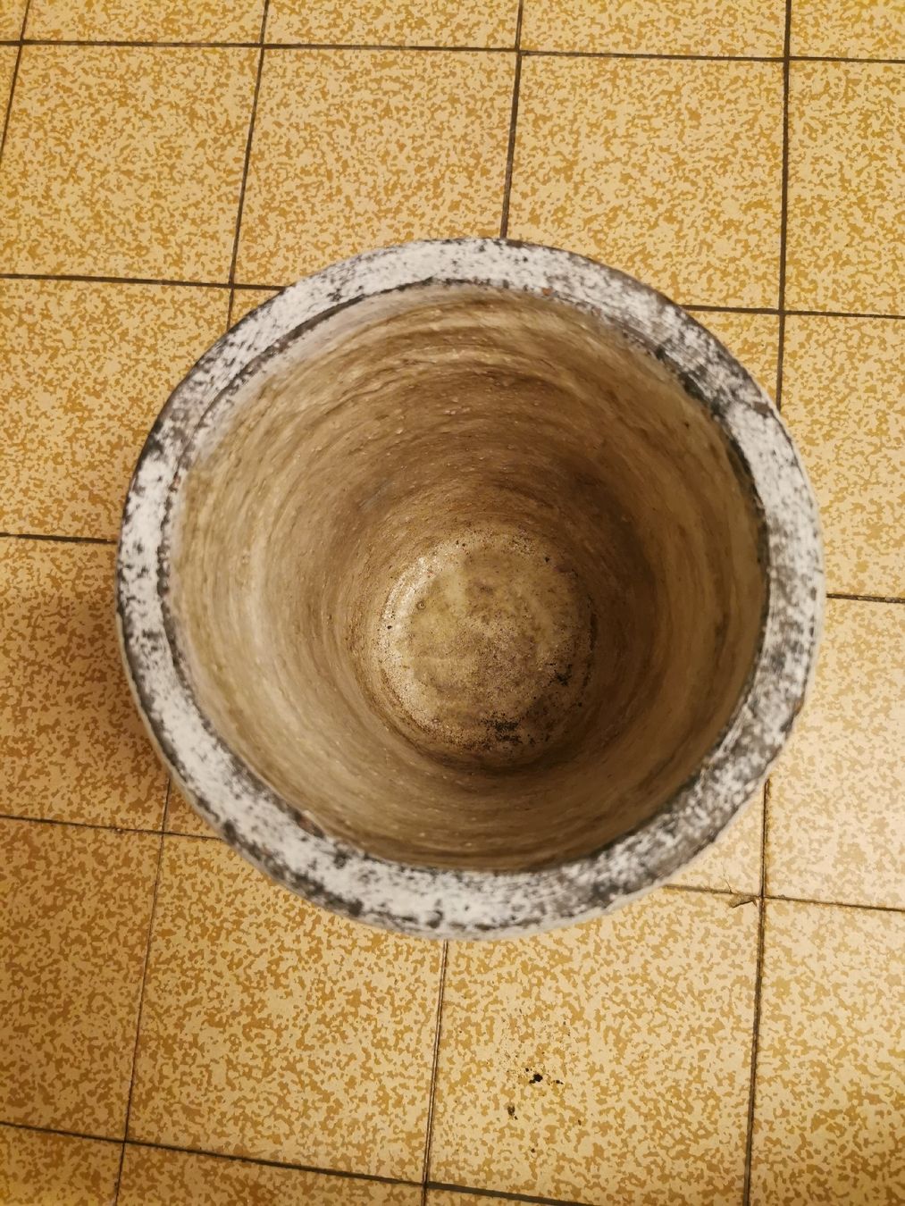Vasi per fiori: Blumentopf, grün mit Blumenmuster – Usato da Bern venduto da Aarewasser_ 1