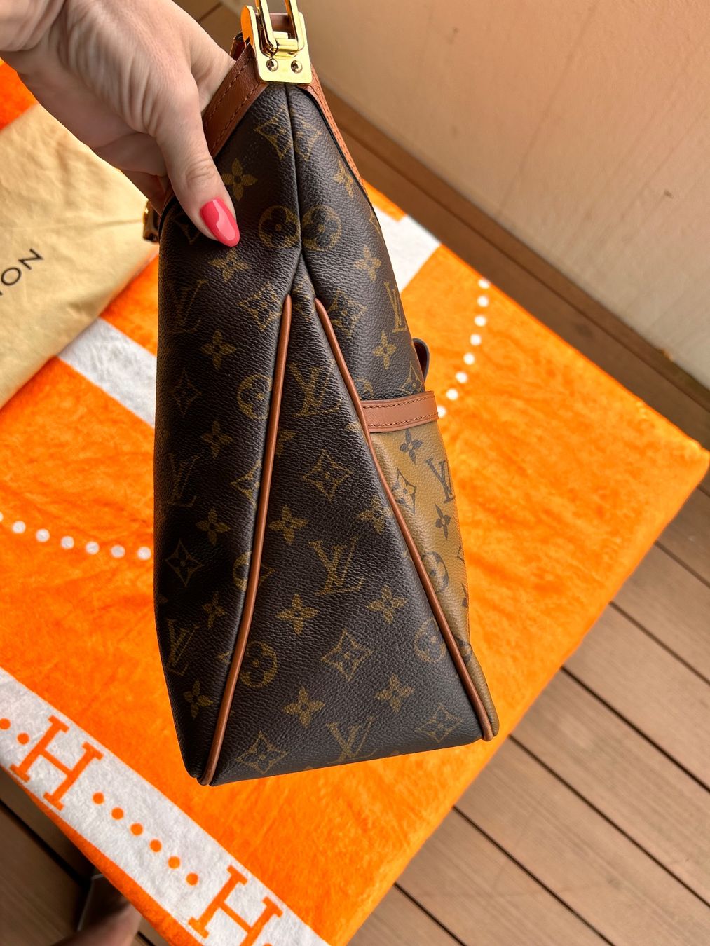 Louis Vuitton Taschen für Damen: Louis Vuitton Hobo – Neu (gemäss Beschreibung) aus Rotkreuz von Annie_87 1