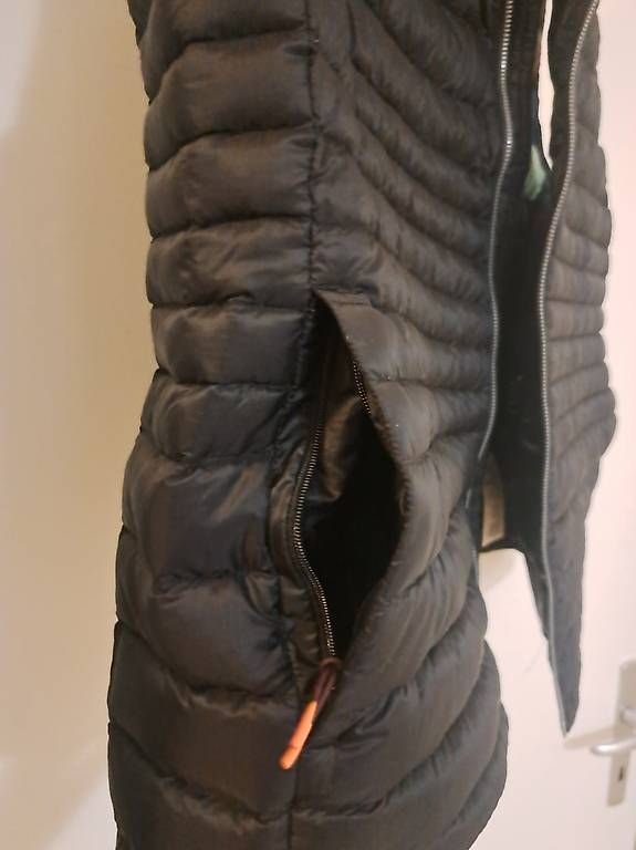 Gilets & Westen: Damen Daunenweste Cotopaxi XL – Gebraucht aus Tägerwilen von yvonnis 3