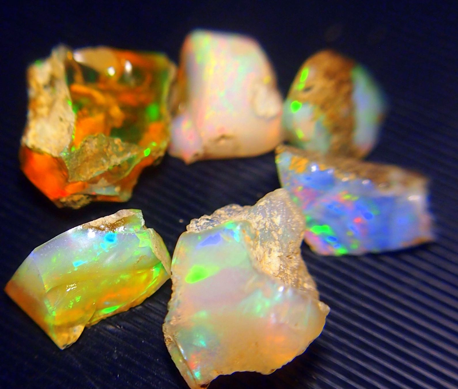 Pietre preziose: 6 rohe Feueropale multicolor, 17 crt. – Nuovo e nell'imballaggio originale da Reinach BL venduto da Marcopal 2