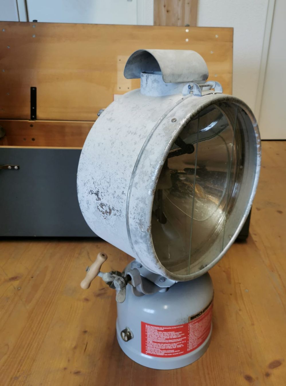Tilley Lampade: Tilley Lampe, Zivilschutz , Petrol , Scheinwerfer – Usato da Gerlafingen venduto da Antik_mann 1