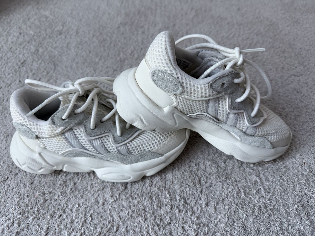 Schuhe für Jungen: Adidas Kinder Schuhe  – Gebraucht aus Uzwil von sul_svh6 2