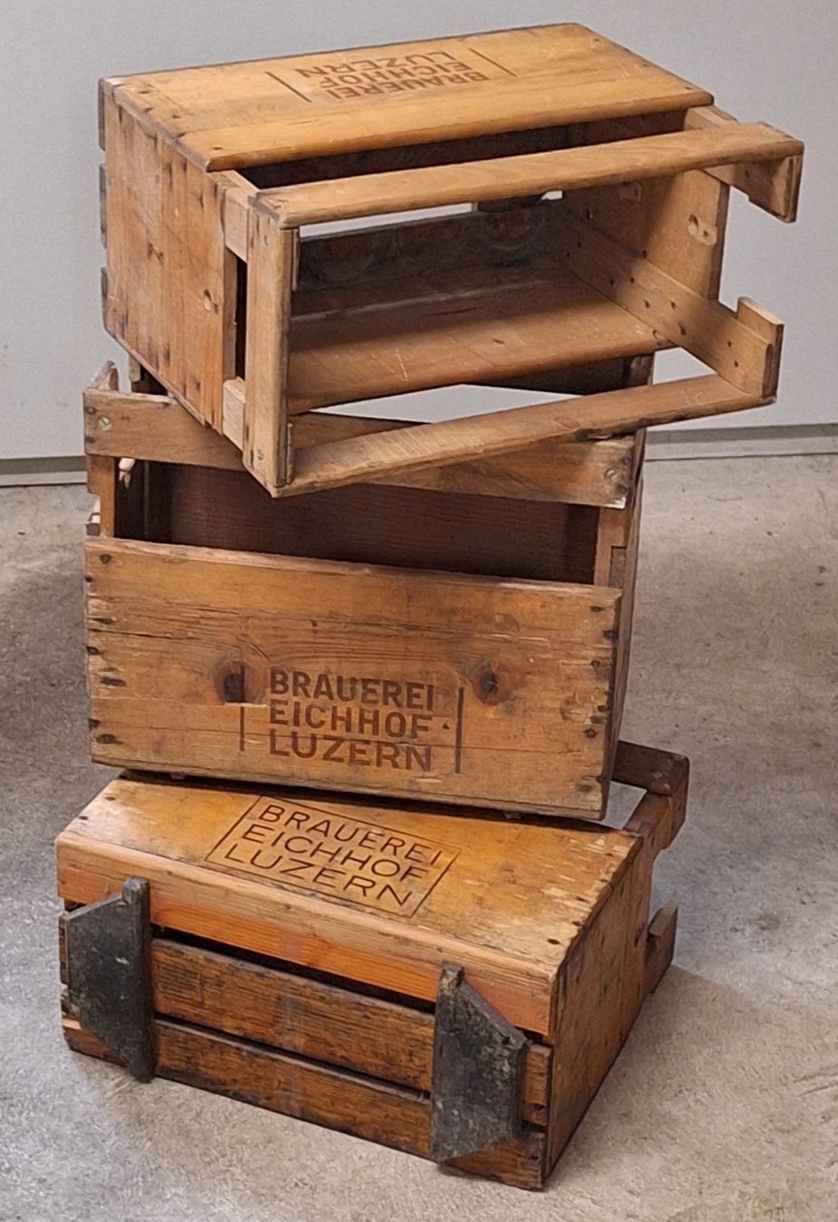 Casse di vino e birra: Bierharassen Eichhof 3 Stk. ca. 1960 – Usato da Sempach Station venduto da odilre