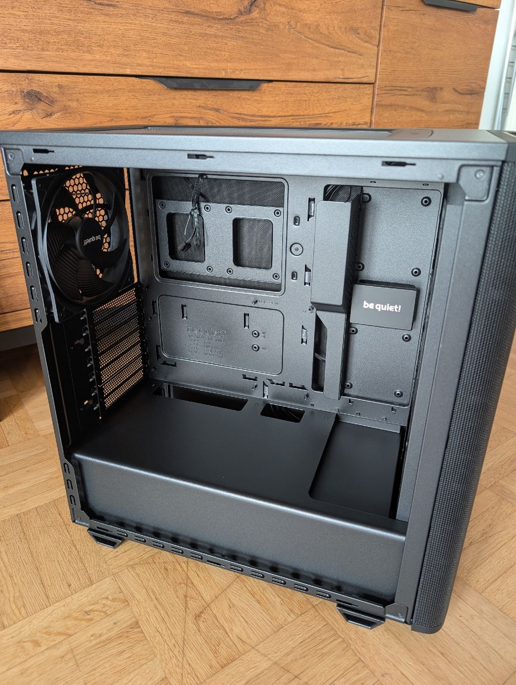 beQuiet! Boîtiers: be quiet! PC-Gehäuse Pure Base 501 ATX – Neuf (Voir description) à Buchs ZH par rol_tn8h 3