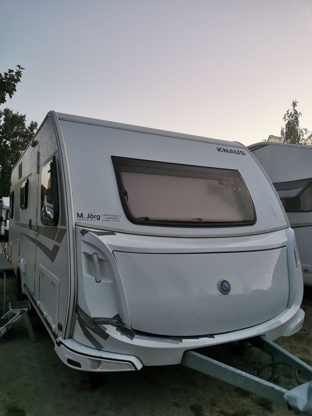 Camping Fahrzeuge: Knaus Südwind 580QS Silver Selection – Gebraucht aus Malix von InkSplotches 4