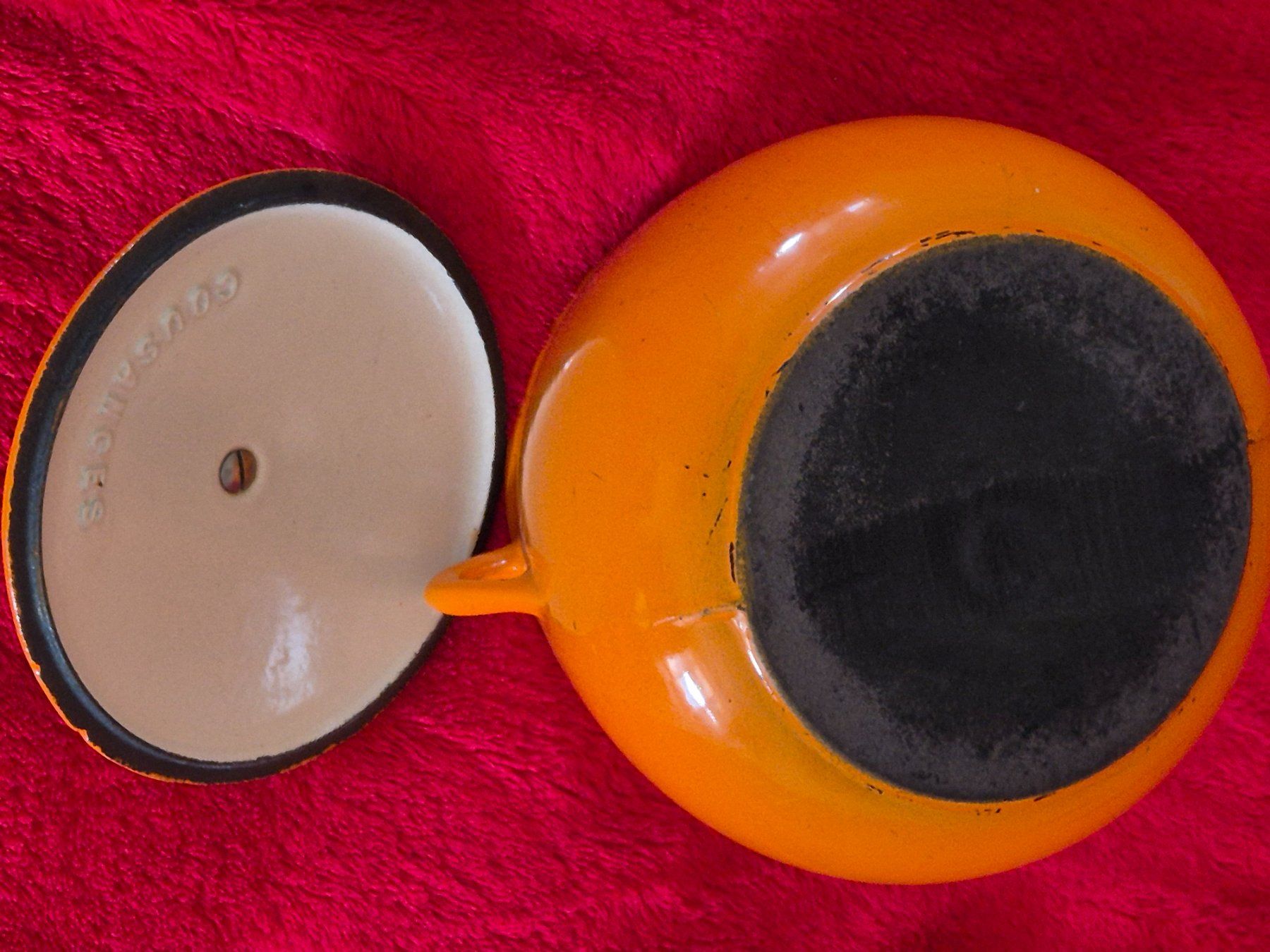 Cousances Pentole: Pot vintage en fonte Cousances – Usato da Monthey venduto da McAuthor 2