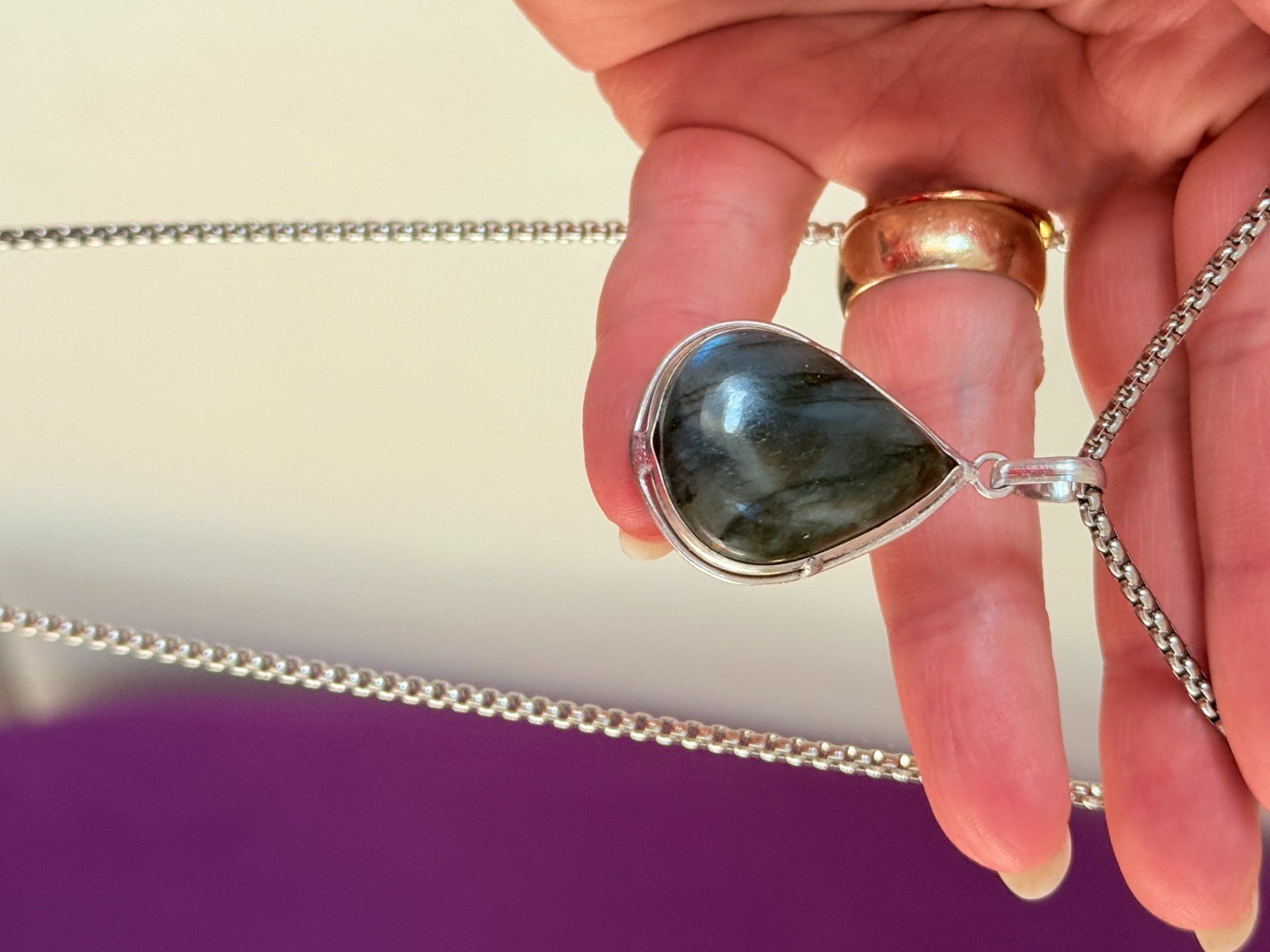 Catenine: Collier avec pendentif en labradorite naturelle – Nuovo e nell'imballaggio originale da Genève venduto da AGBERG 6