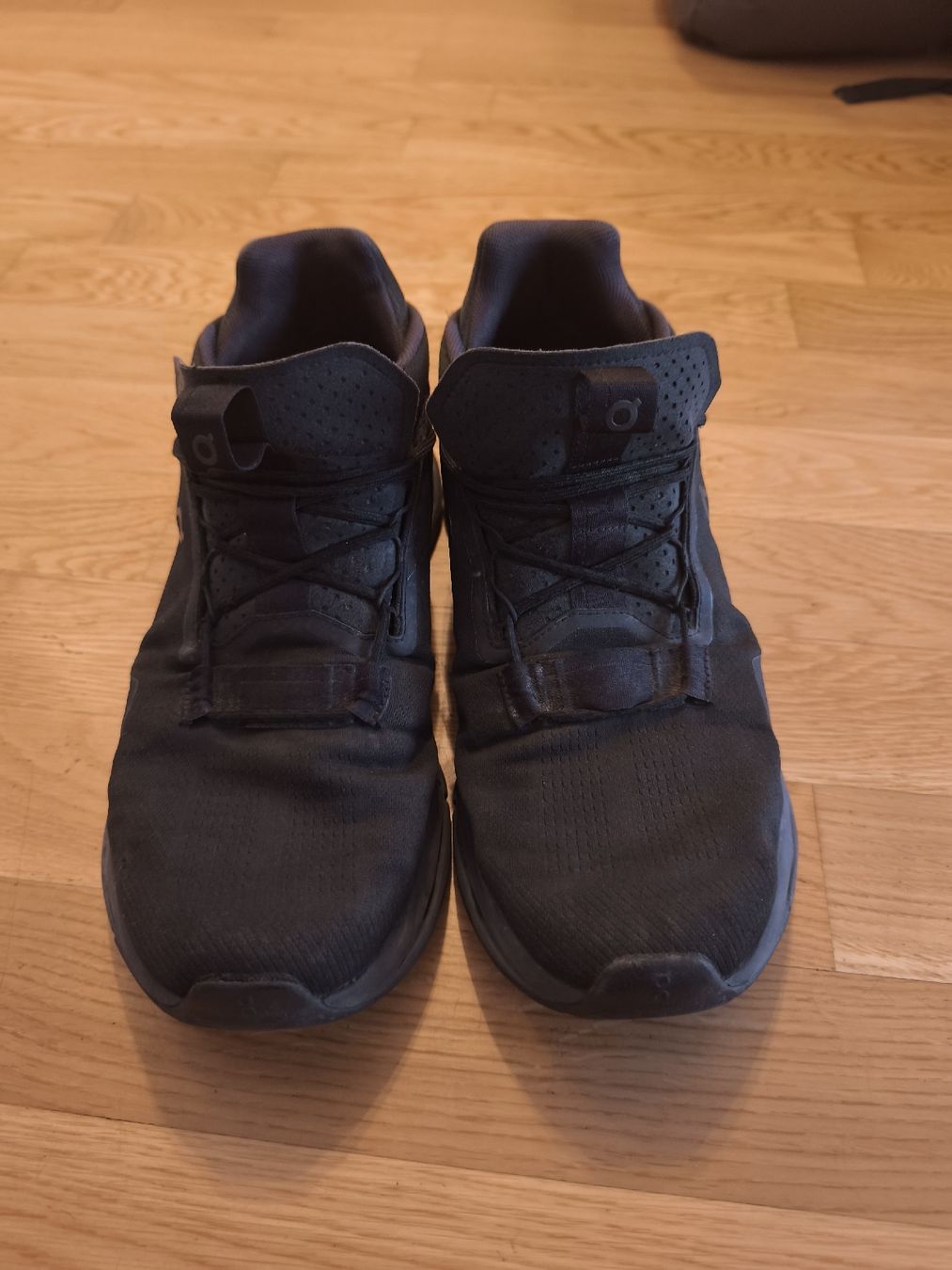 On Scarpe da uomo: ON CLOUDTEC all black Schuhe Schwarz Grösse 43/44 gebraucht – Usato da Luzern venduto da dom_5v5g 3