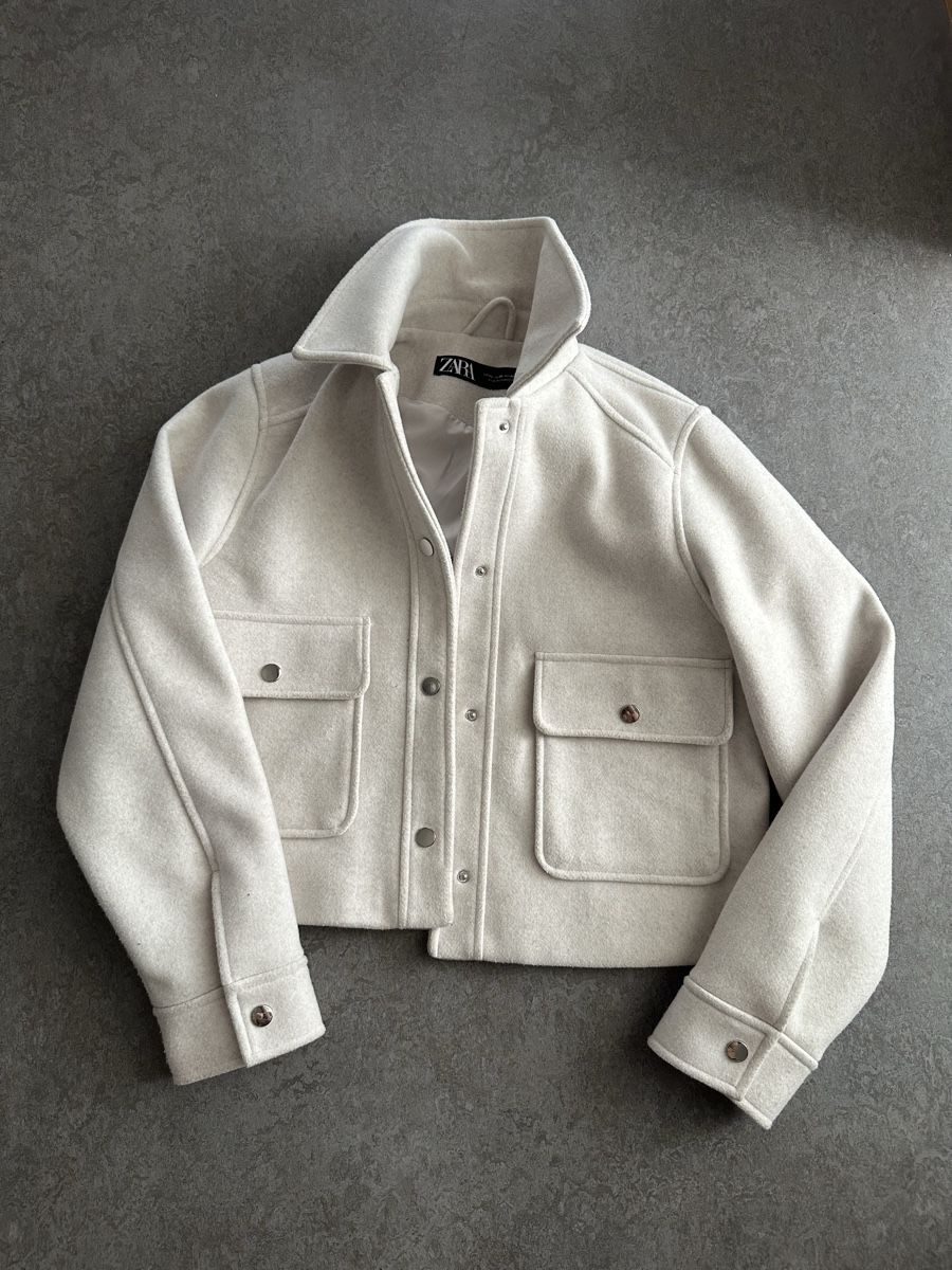 Zara Jacken: Kurze Jacke von Zara – Gebraucht aus Aesch BL von Garfield2191