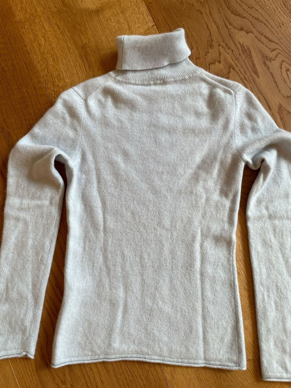 Pulls & Sweat-shirts: Kaschmirpulli Gr.XS hellblau – D'occasion à Hämikon par Balance-me62 1