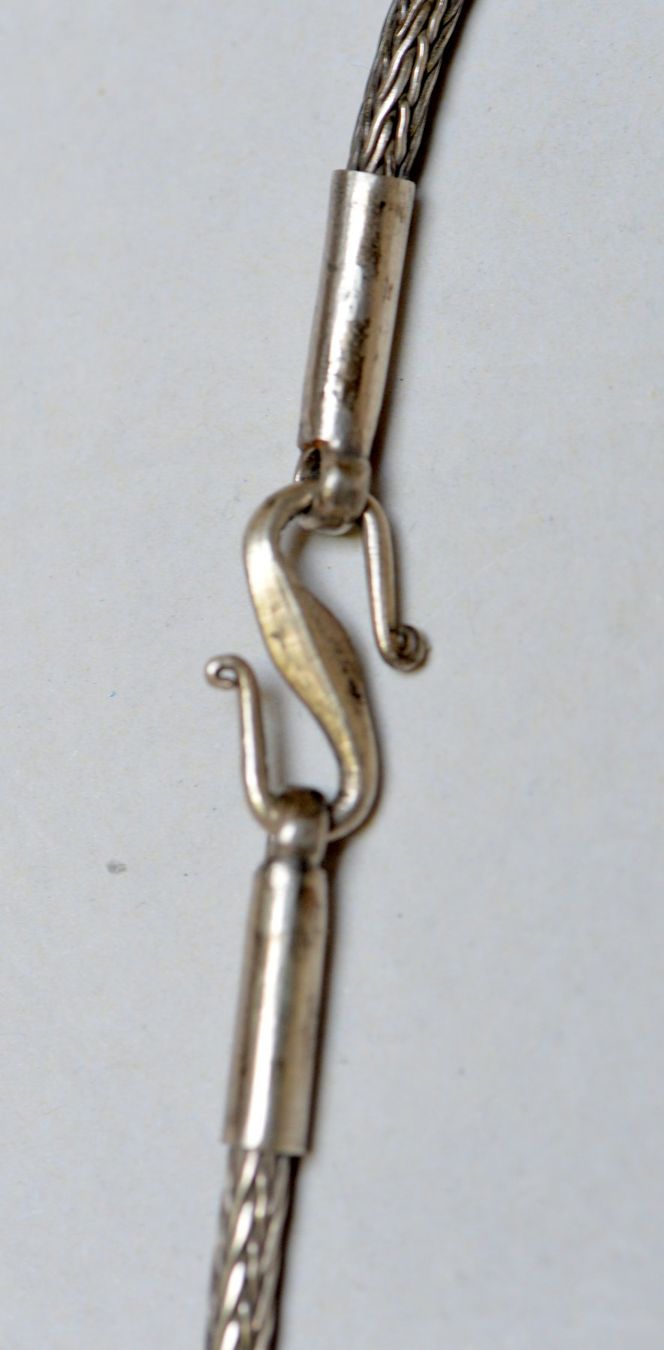 Colliers: Ancien collier en métal – D'occasion à Neuchâtel par Neuchatel 9