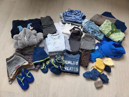 Schönes Kleiderpaket für Knaben / Jungen Gr. 50-80