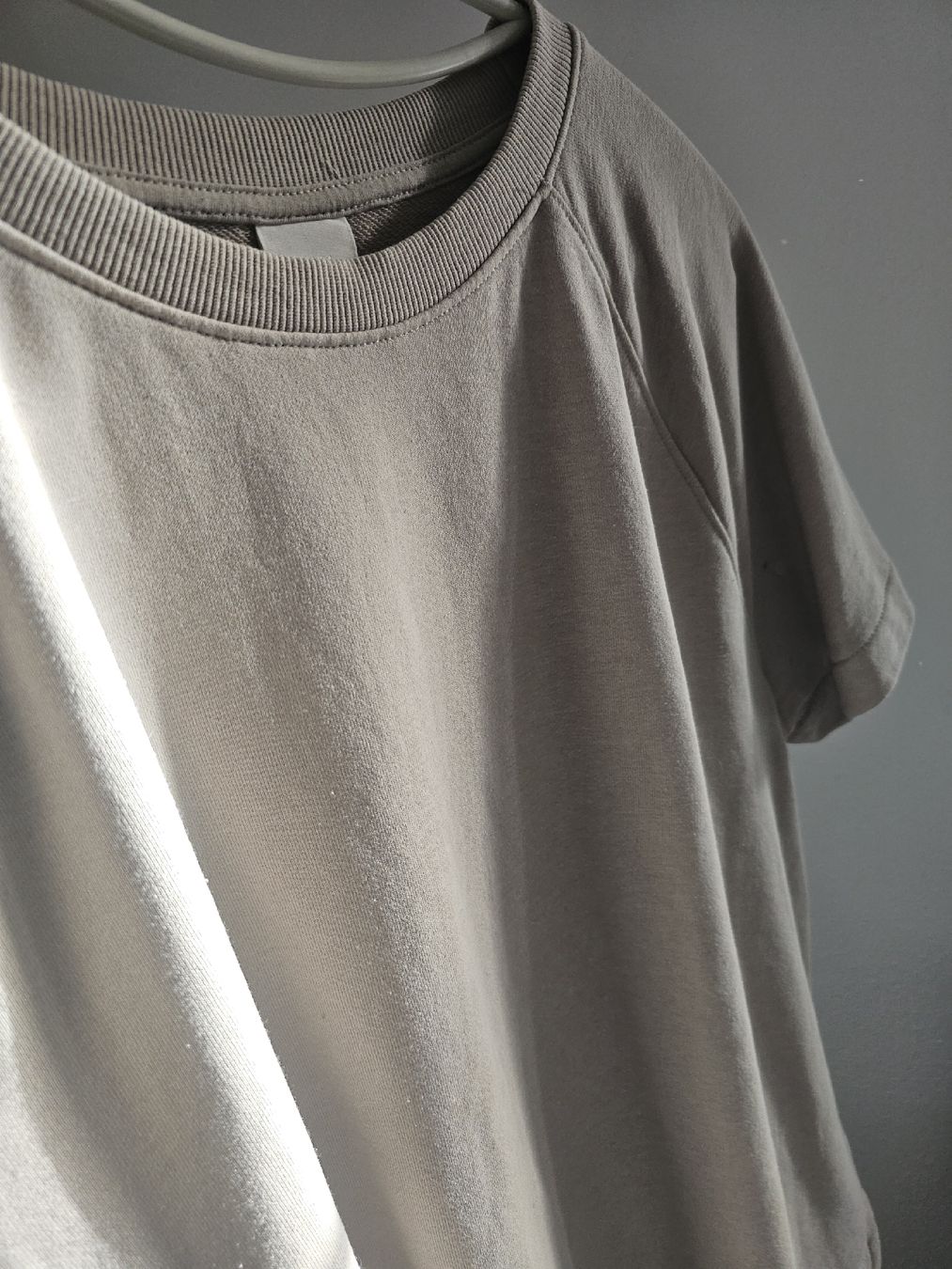 H&M T-shirt: T-shirt beige Taille M – Usato da Sornetan venduto da T.a333 1