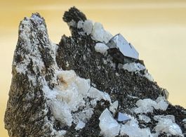 4x Binntal Spezis. Magnetit - Rutil Pseudomorphose. Calzit.