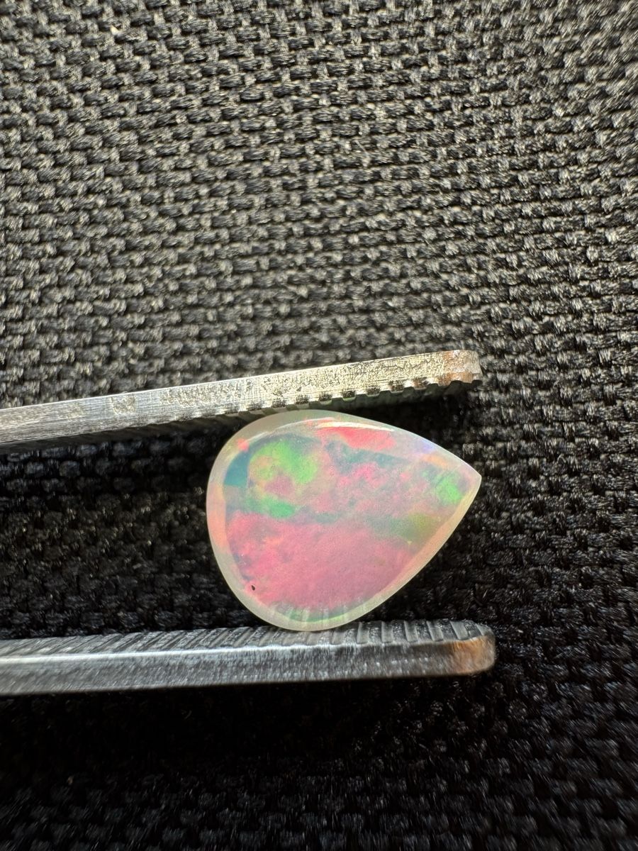 Edelsteine: Äthiopischer Opal 1.7ct – Neu und originalverpackt aus Wängi von Horus90