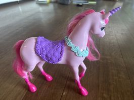Barbie Pferd mit Sattel