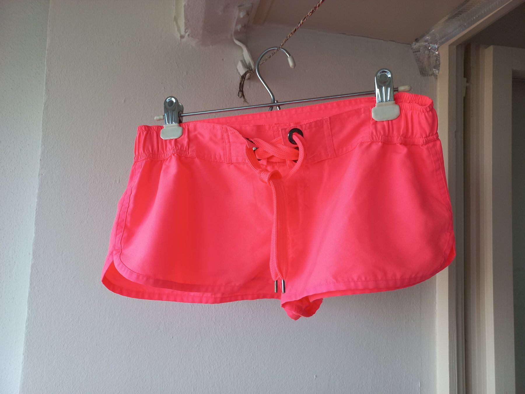 Pantaloni: Short Censored – Usato da Châtelaine venduto da ing_mb6r