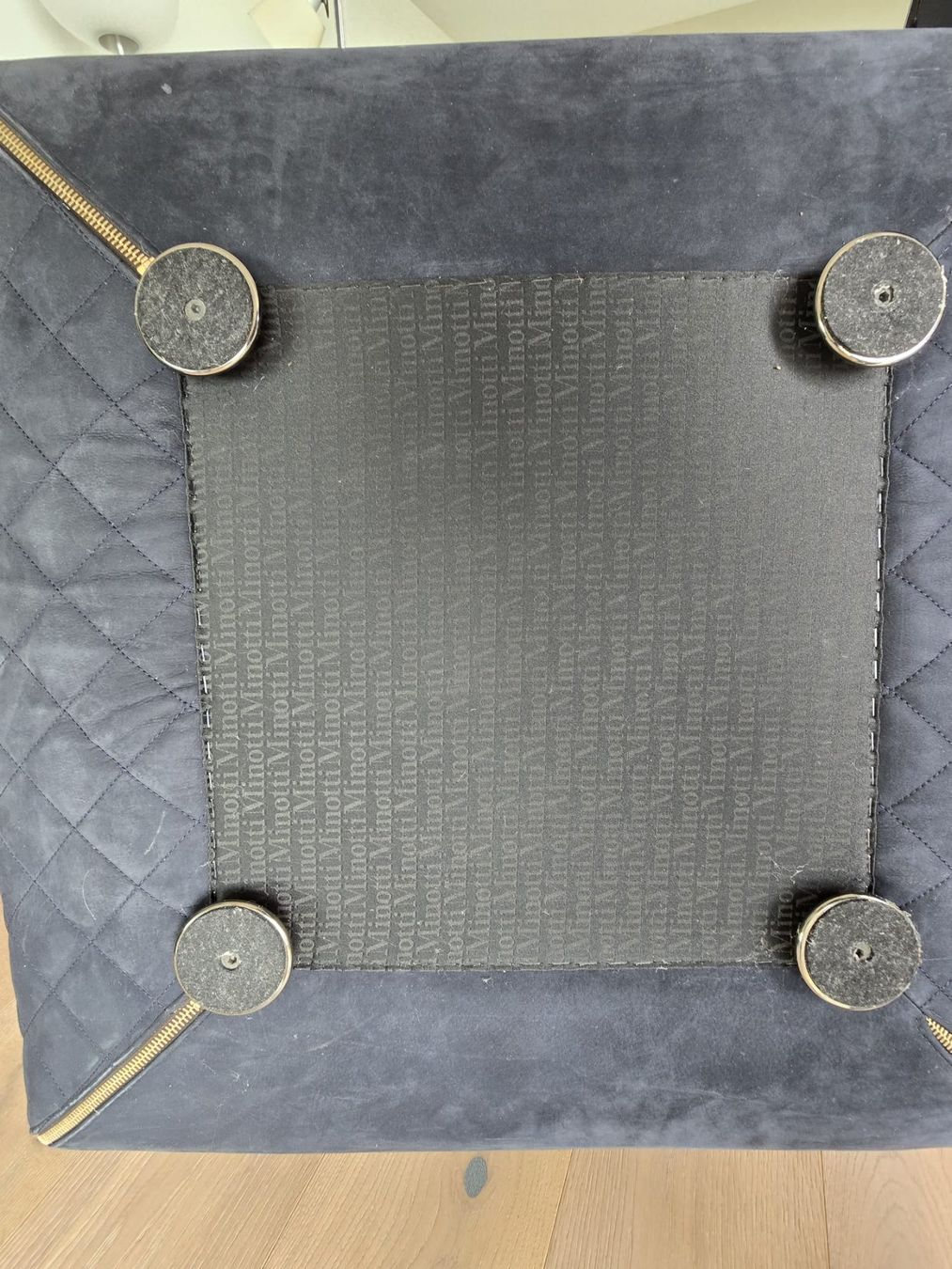 Minotti Sgabelli: Minotti  Ashley Pouf, von Rodolfo Dordoni – Nuovo (secondo la descrizione) da Bottighofen venduto da rjh_zh2x 2