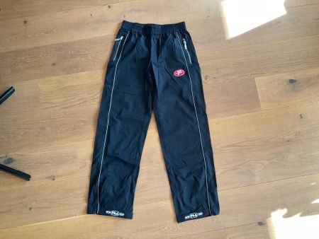 NEU! Coole FILA Urban Outfitters Trainerhose Gr. XS