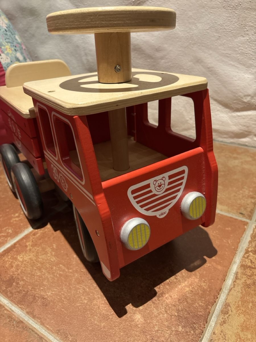 Vilac Fahrzeuge für Kinder: Holzfeuerwehrauto / Kinderfahrzeug – Gebraucht aus Waldstatt von Imaginary 2