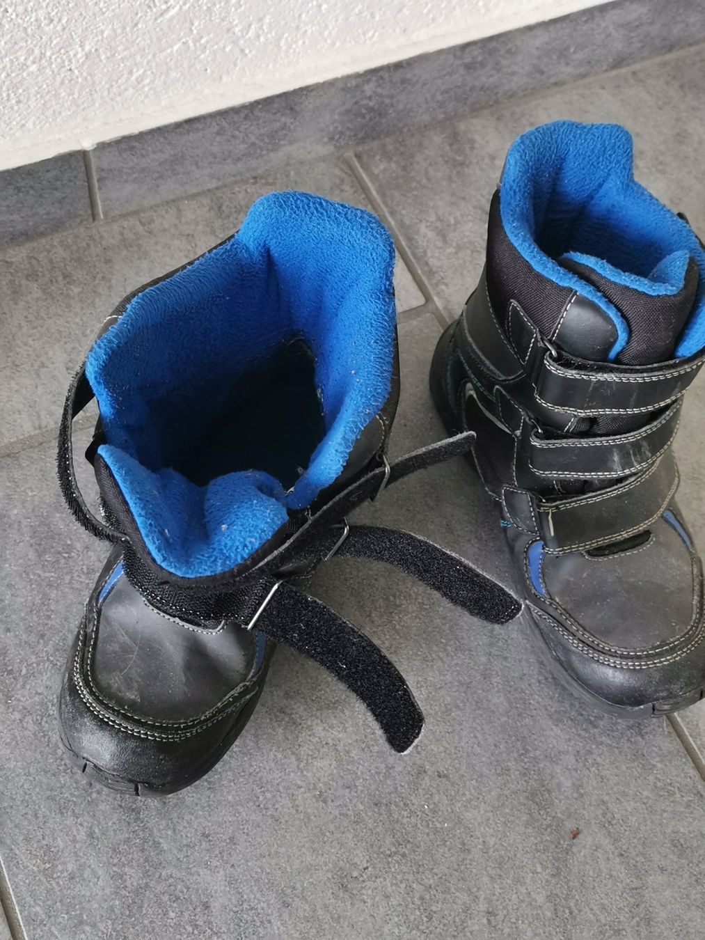 Scarpe da uomo: Warme Kinderschuhe Gr. 35 – Usato da Herzogenbuchsee venduto da knisteri 3