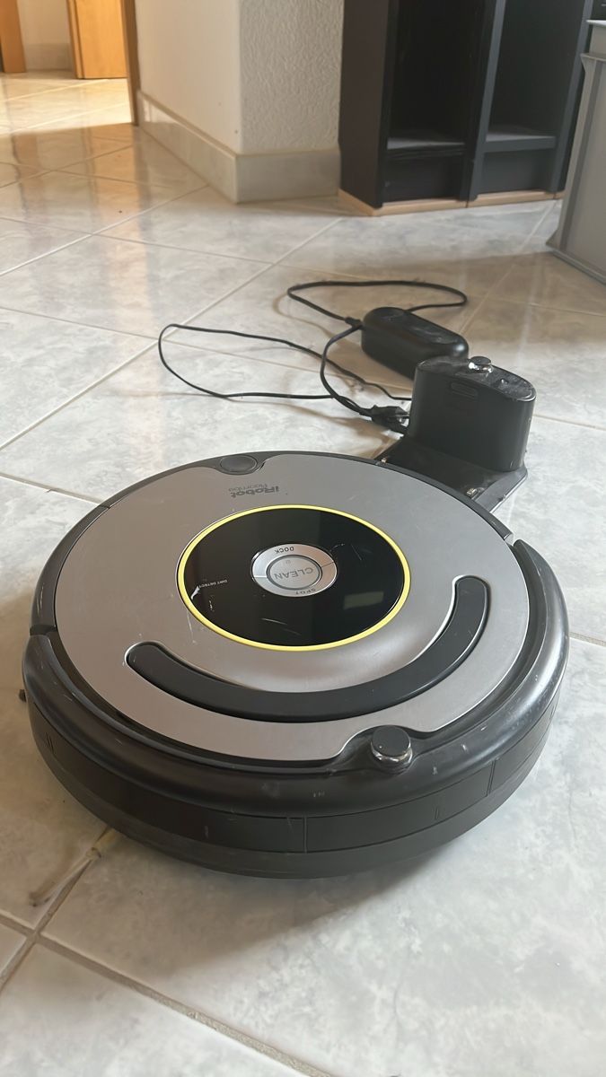 Irobot Aspirateurs & Accessoires: iRobot Roomba 630 Saugroboter – Défectueux à Uetliburg SG par Heimdall0