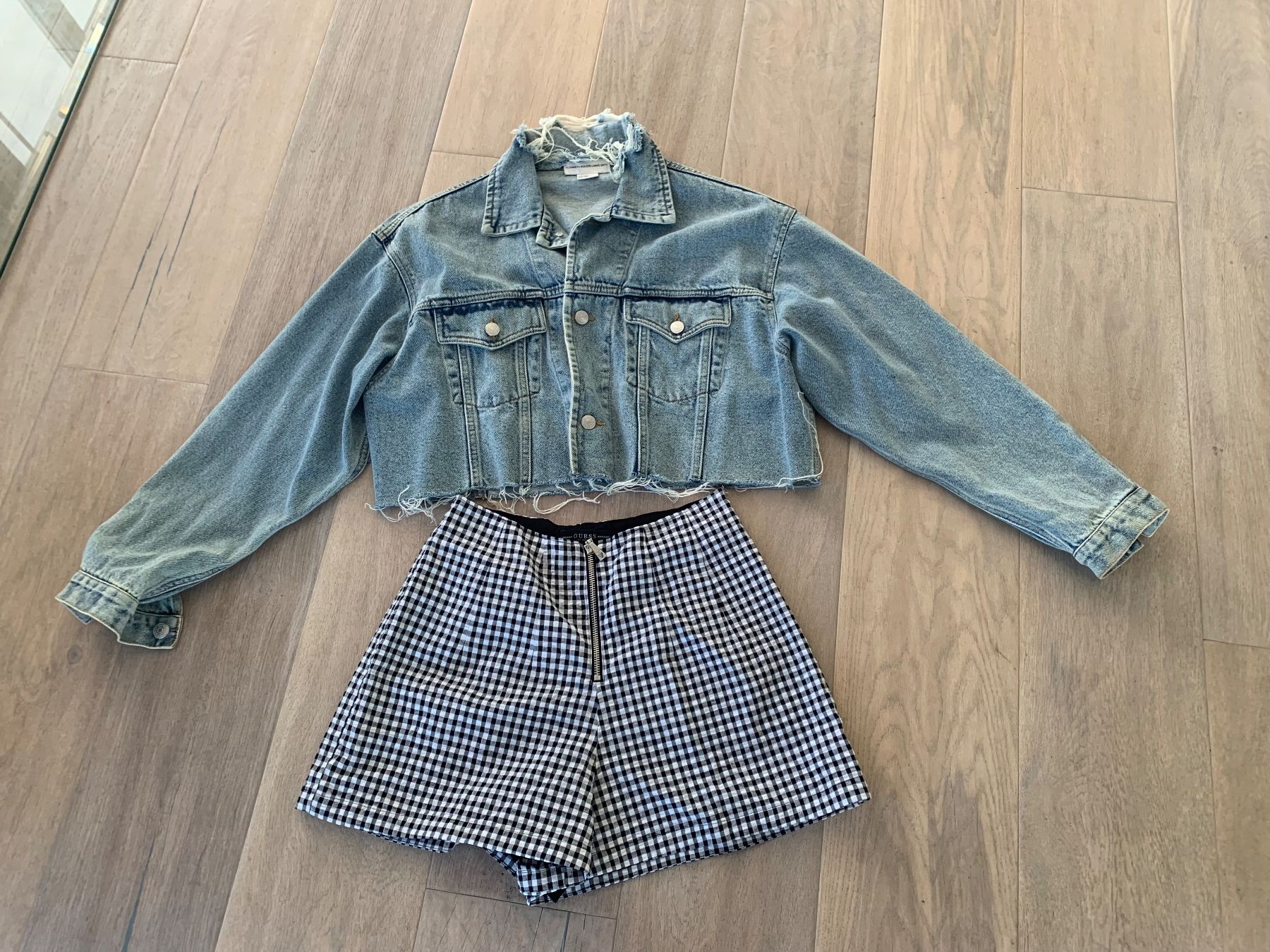 Guess Pantaloni: Neu Schorts von Guess gr S – Nuovo (secondo la descrizione) da Nuglar venduto da Korsika2