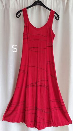 Rotes Kleid Gr. S – leicht & luftig!