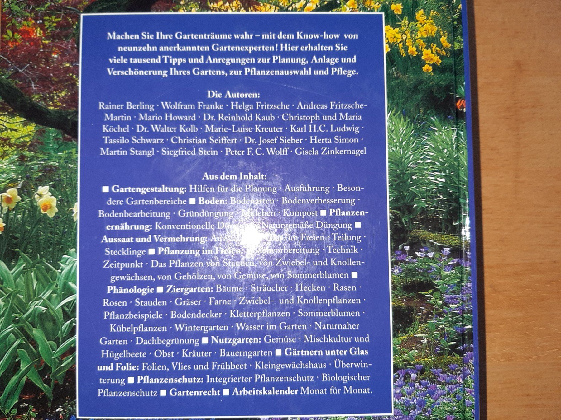 Libri: Handbuch Garten: Umfassendes Nachschlagewerk – Usato da Rotkreuz venduto da nigal 1