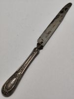 Antikes Messer mit kunstvoll verziertem Silbergriff 