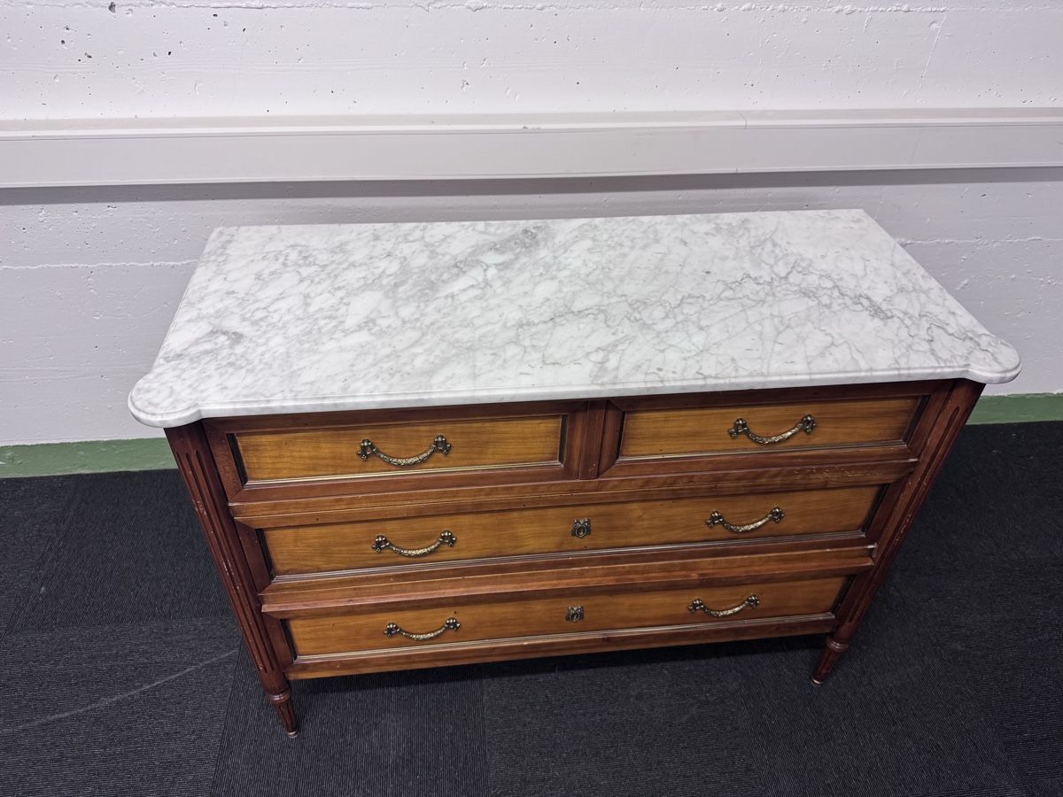 Cassettiere: Antike Kommode mit Marmorplatte, 115cm x 46cm – Usato da Bern venduto da samryan 2