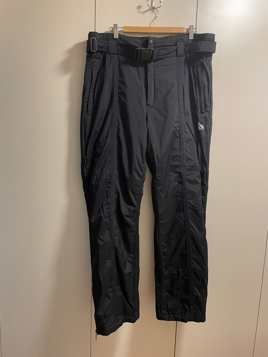 Hosen: Skihose serac Gr. 58 - gut & günstig – Gebraucht aus Siebnen von MarenSchweiz
