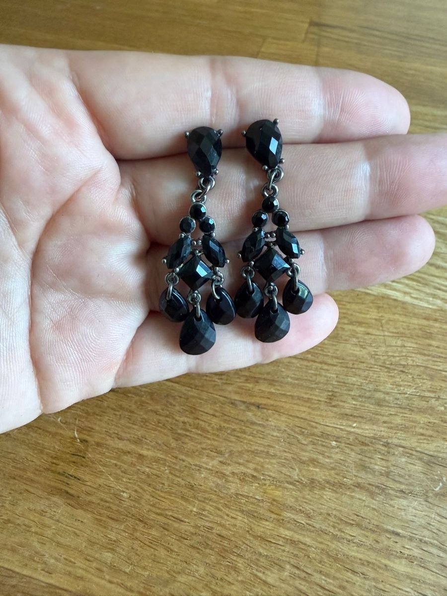 Ohrringe & -stecker: Ohrringe lang schwarz Stecker – Gebraucht aus Allenwinden von Thebadboy